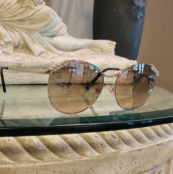 Tiffany & Company Pillow Crystal Sunglasses TF3073 NWOT. NAM#482 - Picture 6 of 17